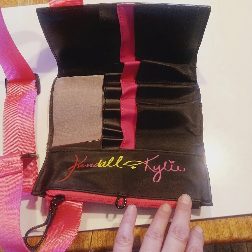 Kendall + Kylie Black & Pink Make Up and Brush Bag with Adjustable Strap NWOT.